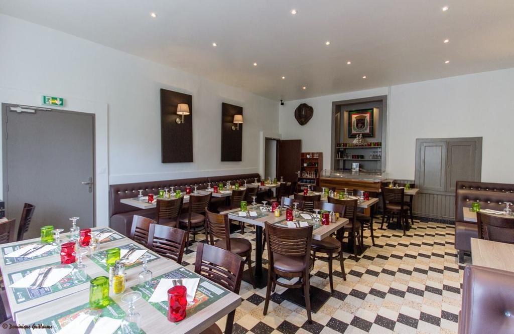 Hotel Restaurant Du Commerce ラ・グエニエール エクステリア 写真