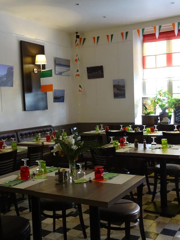 Hotel Restaurant Du Commerce ラ・グエニエール エクステリア 写真